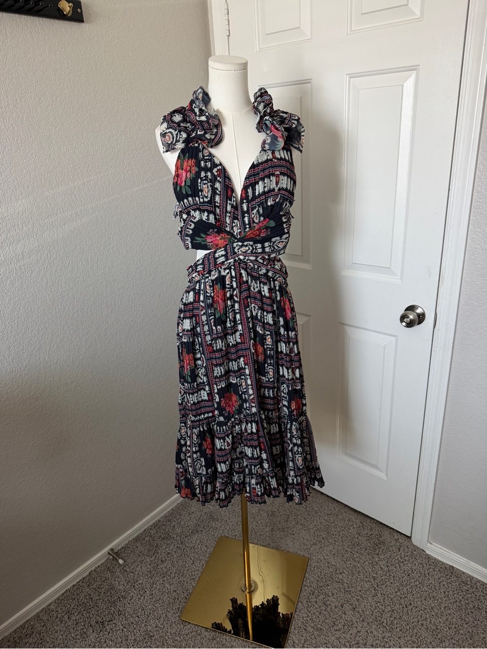 NWT Black Floral V-Neck Tiered Midi Dress with Tie Shoulders - Picture 2 of 5